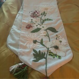 Pier 1 Floral Embroidered Table Runner - Green, White, Pink. New without tags.